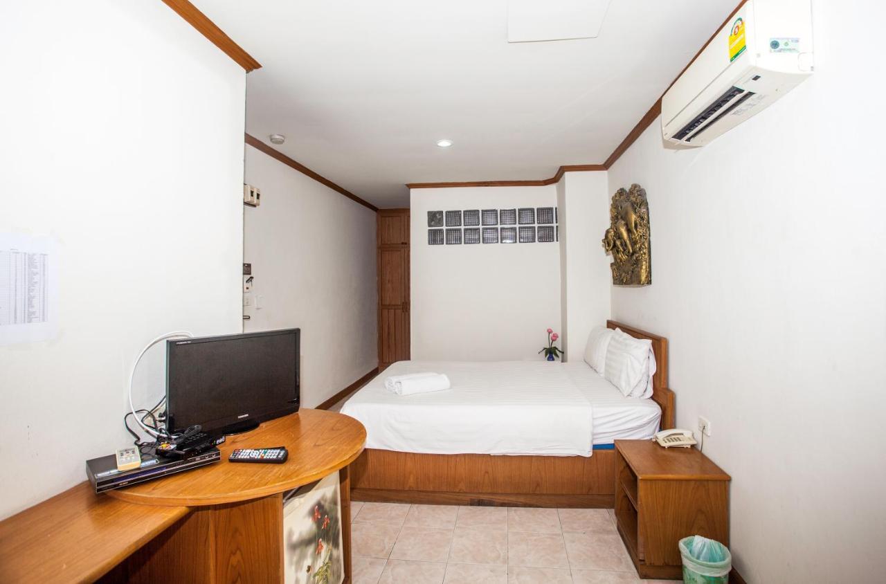 Andaman Sea Patong Hotel Bagian luar foto