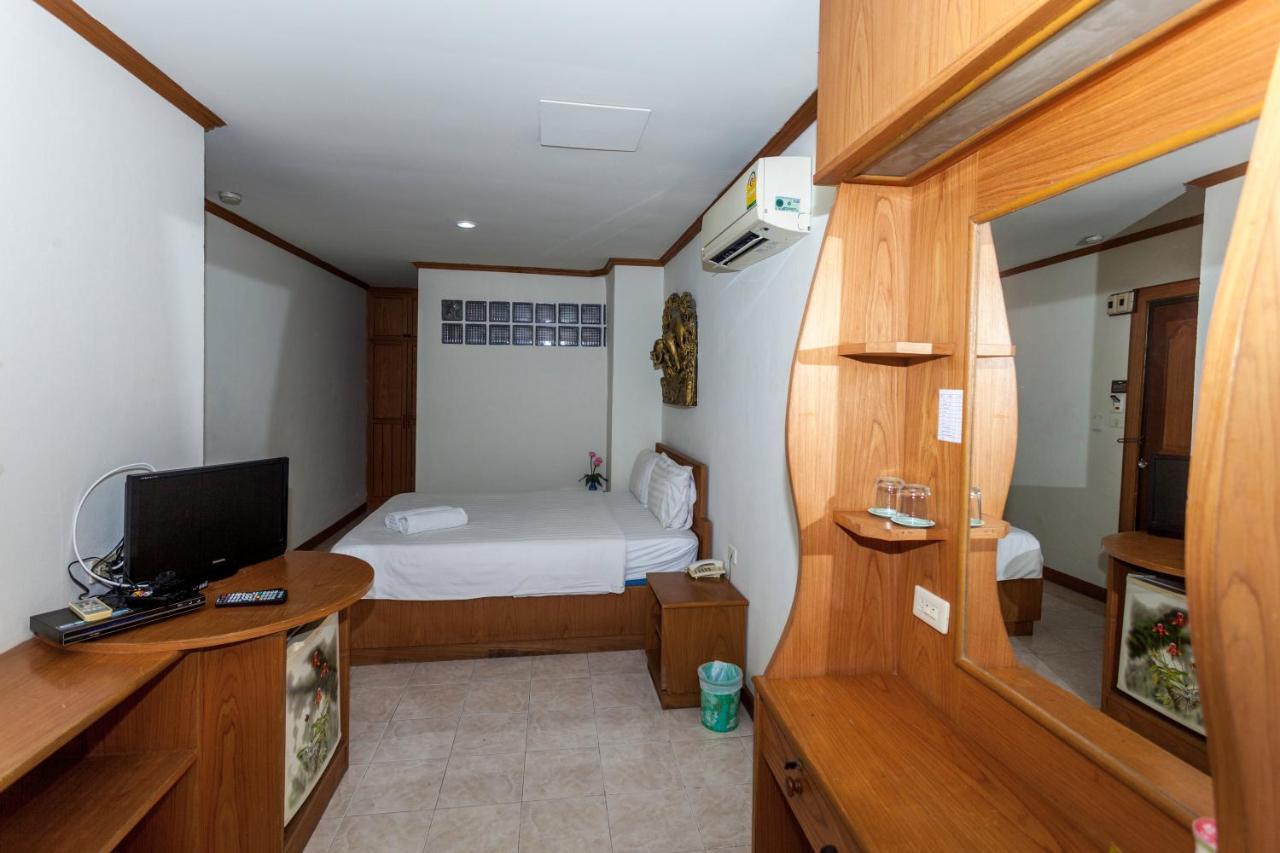 Andaman Sea Patong Hotel Bagian luar foto