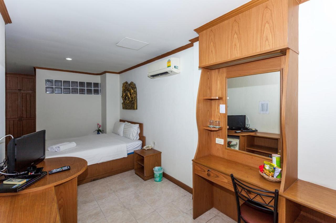 Andaman Sea Patong Hotel Bagian luar foto