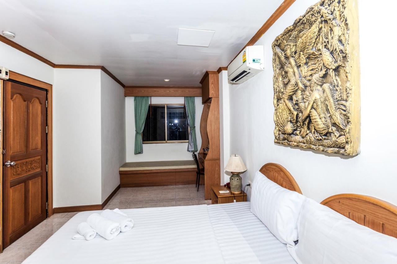 Andaman Sea Patong Hotel Bagian luar foto