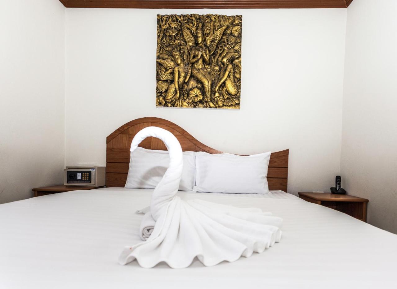 Andaman Sea Patong Hotel Bagian luar foto