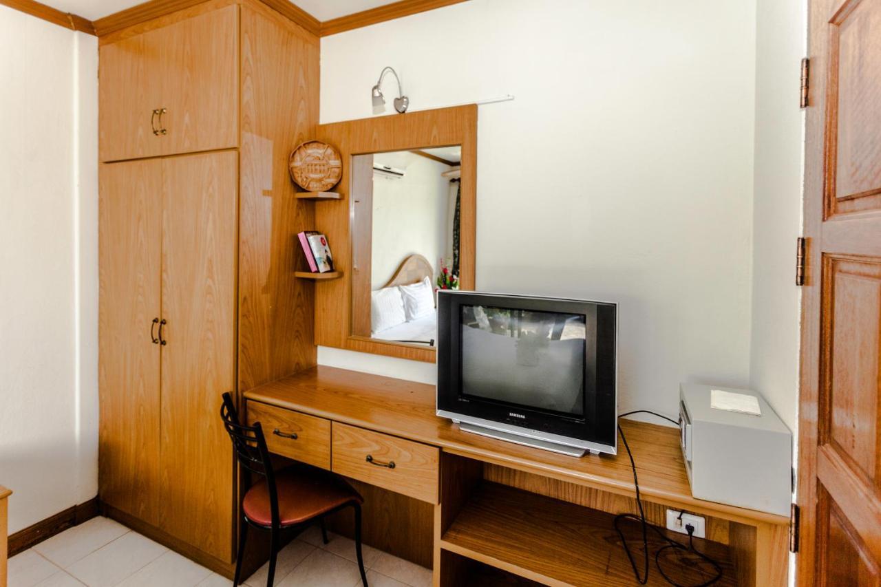 Andaman Sea Patong Hotel Bagian luar foto
